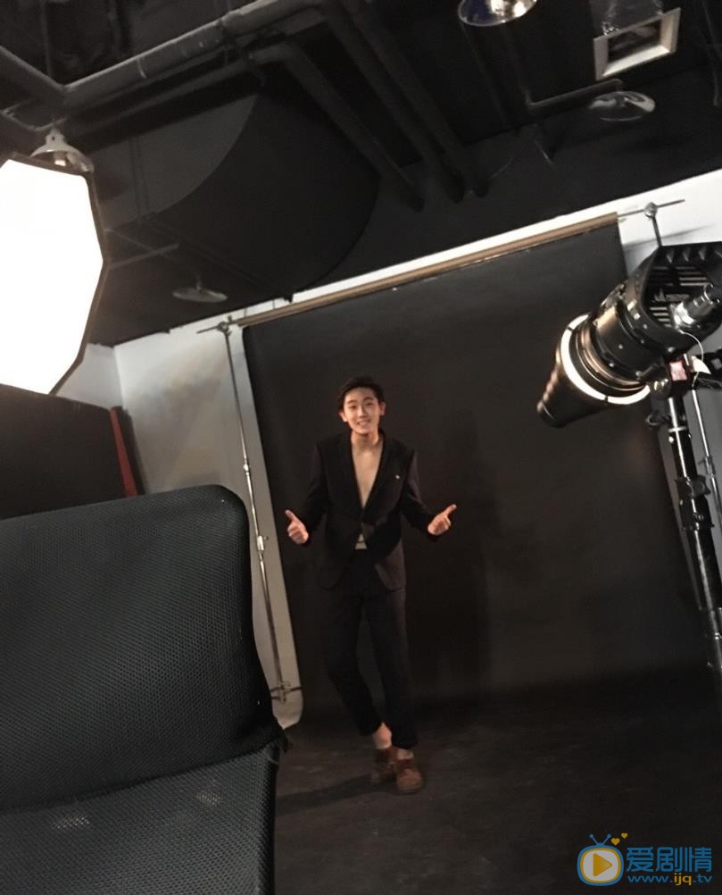 任运杰片场照 任运杰高清写真_任运杰高清剧照