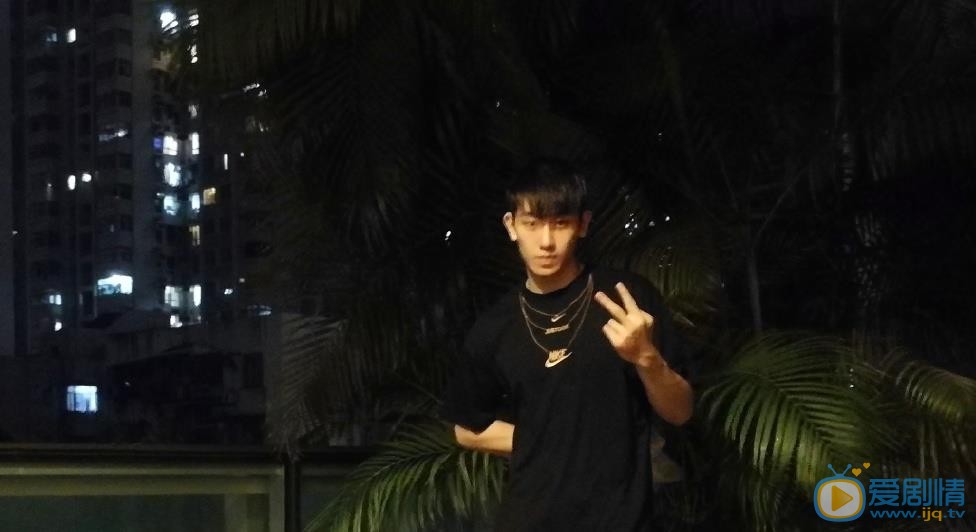 任运杰生活照 任运杰高清写真_任运杰高清剧照