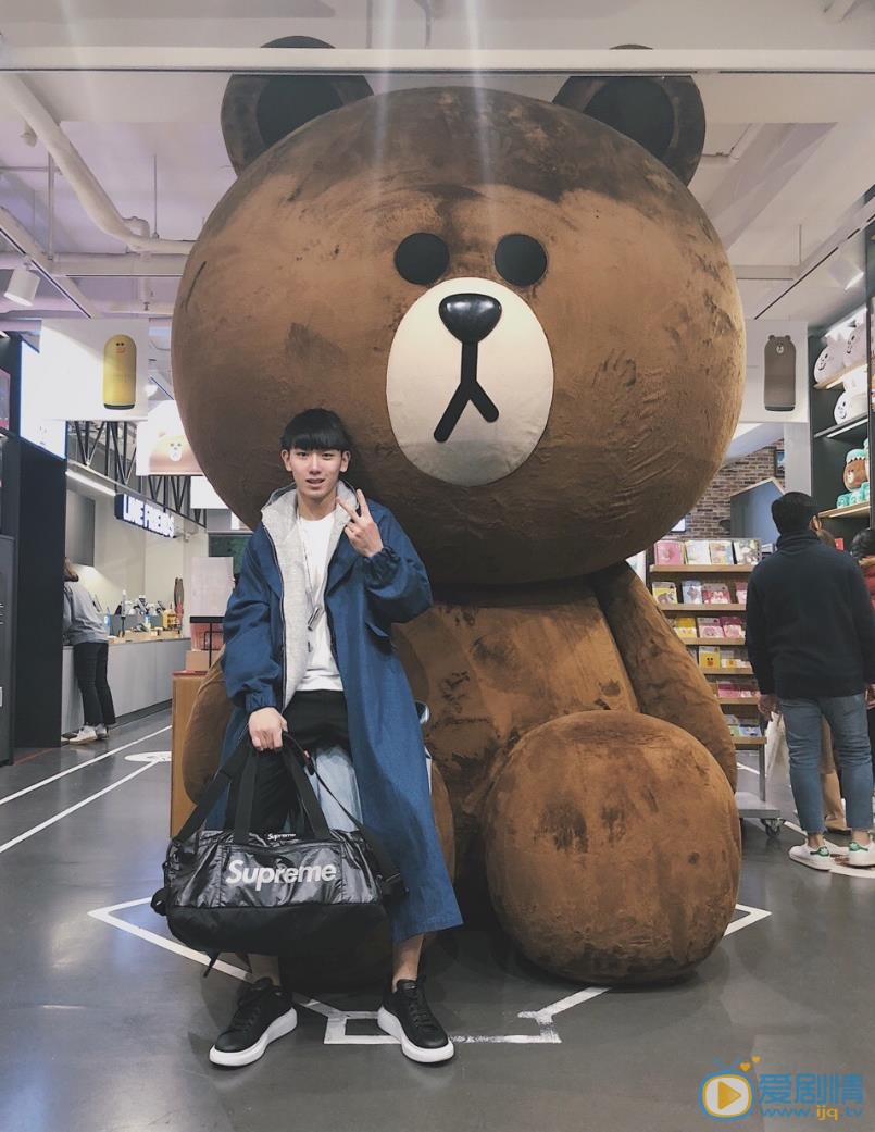 任运杰生活照 任运杰高清写真_任运杰高清剧照