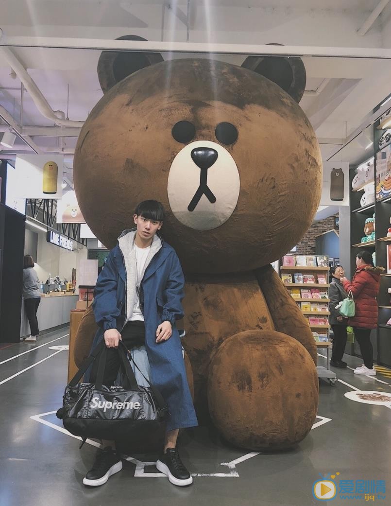 任运杰生活照 任运杰高清写真_任运杰高清剧照