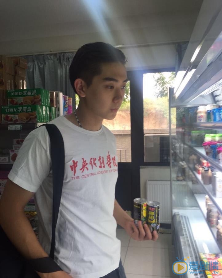 任运杰生活照 任运杰高清写真_任运杰高清剧照