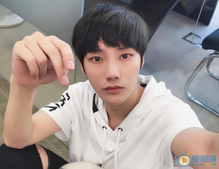 刘也自拍照 刘也高清写真_刘也高清剧照