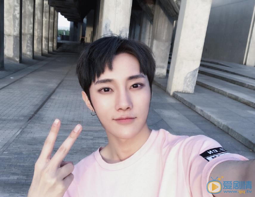 刘也自拍照 刘也高清写真_刘也高清剧照