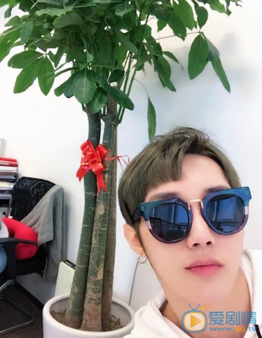 刘也自拍照 刘也高清写真_刘也高清剧照