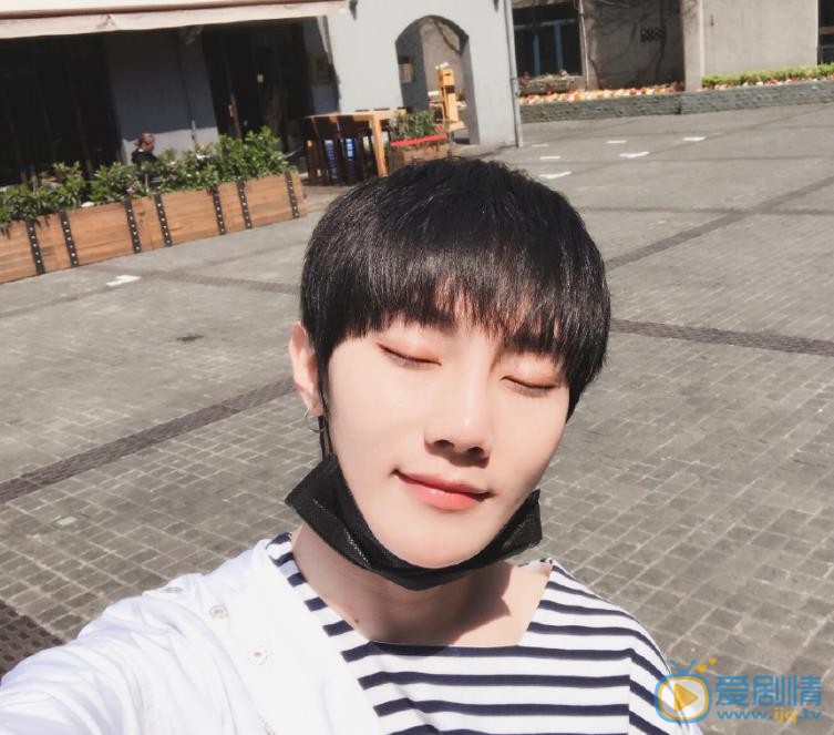 刘也自拍照 刘也高清写真_刘也高清剧照