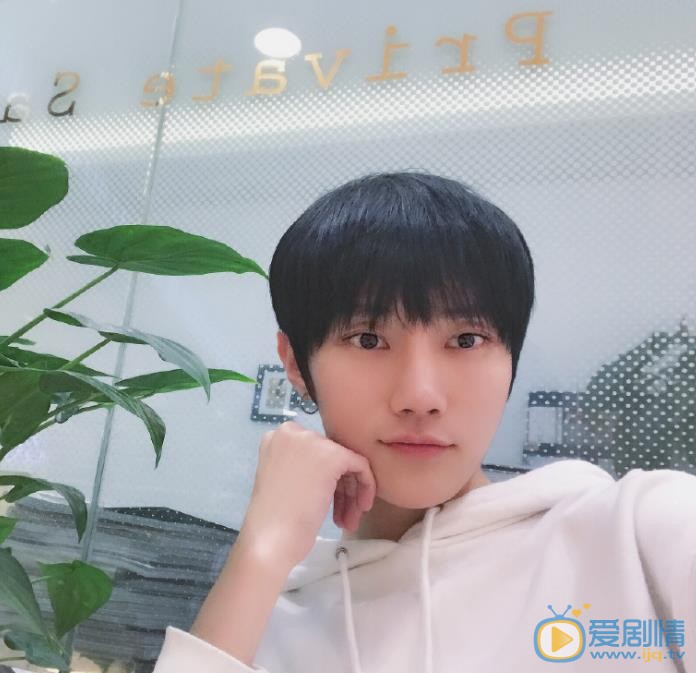 刘也自拍照 刘也高清写真_刘也高清剧照