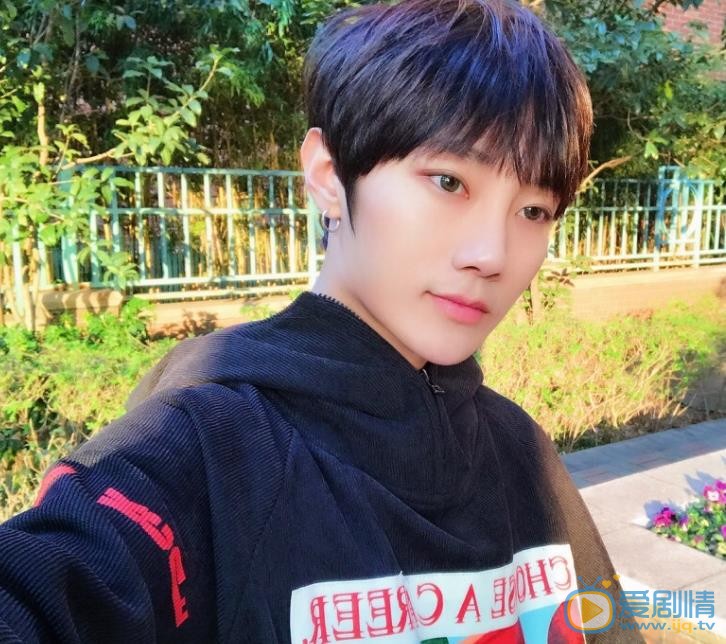 刘也自拍照 刘也高清写真_刘也高清剧照