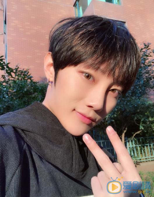 刘也自拍照 刘也高清写真_刘也高清剧照