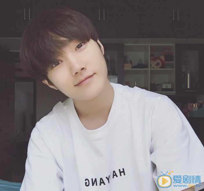 刘也自拍照 刘也高清写真_刘也高清剧照