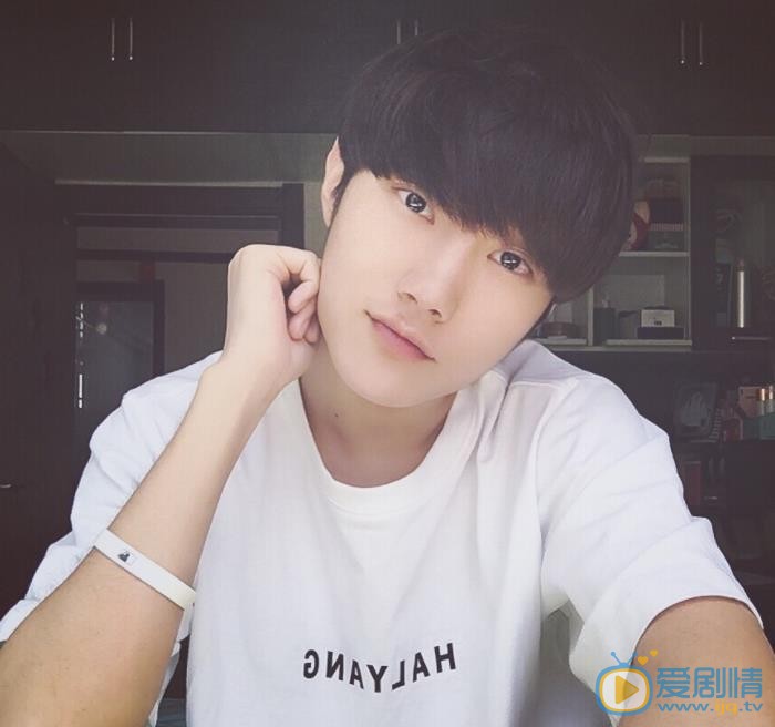 刘也自拍照 刘也高清写真_刘也高清剧照