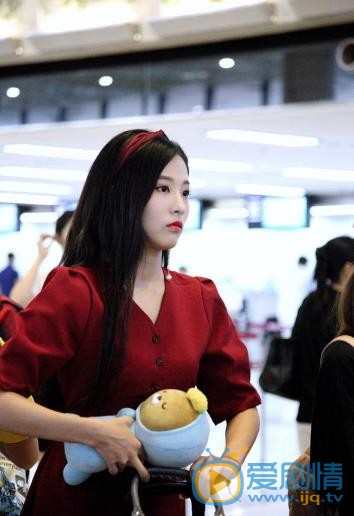 孙芮机场照 孙芮高清写真_孙芮高清剧照