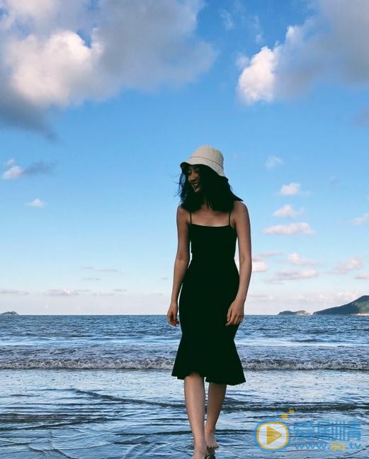 张嘉希海边写真 张嘉希高清写真_张嘉希高清剧照