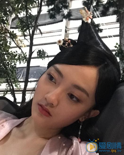 张嘉希片场照 张嘉希高清写真_张嘉希高清剧照