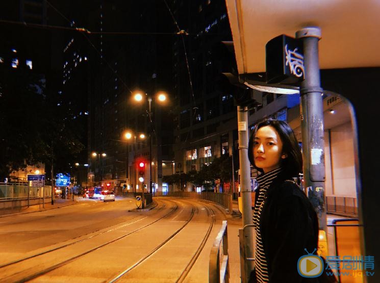 张嘉希夜色写真 张嘉希高清写真_张嘉希高清剧照