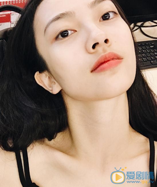 张嘉希生活照 张嘉希高清写真_张嘉希高清剧照