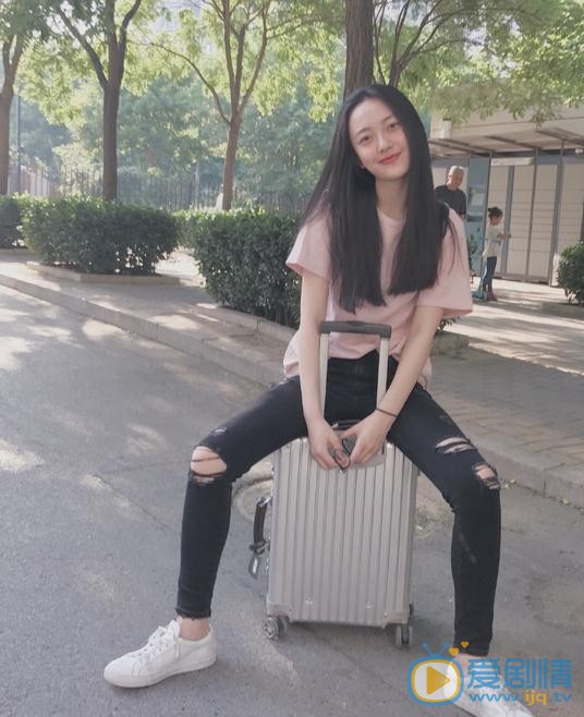 张嘉希生活照 张嘉希高清写真_张嘉希高清剧照