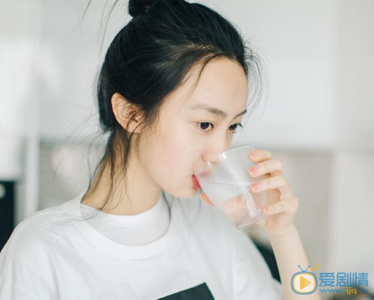 张嘉希慵懒写真 张嘉希高清写真_张嘉希高清剧照