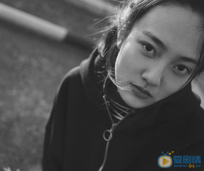 张嘉希秋季写真 张嘉希高清写真_张嘉希高清剧照
