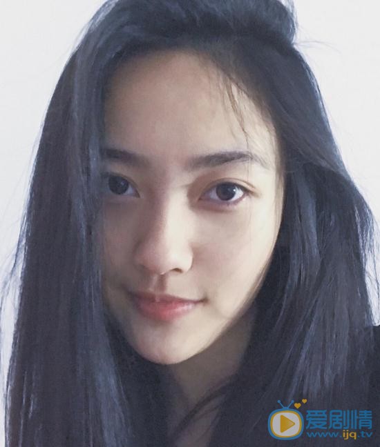 张嘉希生活照 张嘉希高清写真_张嘉希高清剧照