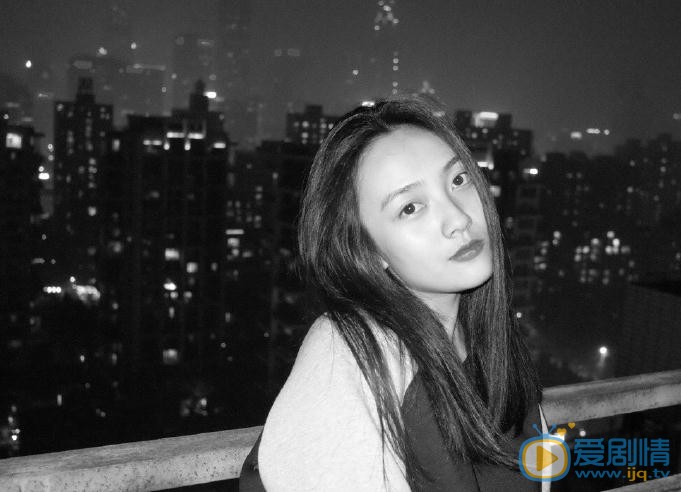 张嘉希夜色写真 张嘉希高清写真_张嘉希高清剧照