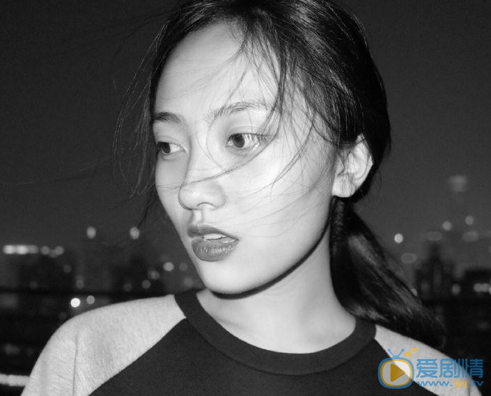 张嘉希夜色写真 张嘉希高清写真_张嘉希高清剧照