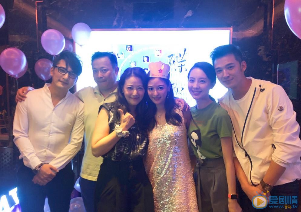 王婉晨朋友合照 王婉晨高清写真_王婉晨高清剧照