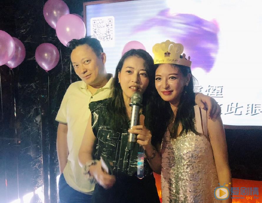 王婉晨朋友合照 王婉晨高清写真_王婉晨高清剧照