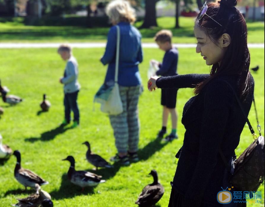 王婉晨户外旅行照 王婉晨高清写真_王婉晨高清剧照