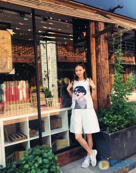 王婉晨户外旅行照 王婉晨高清写真_王婉晨高清剧照
