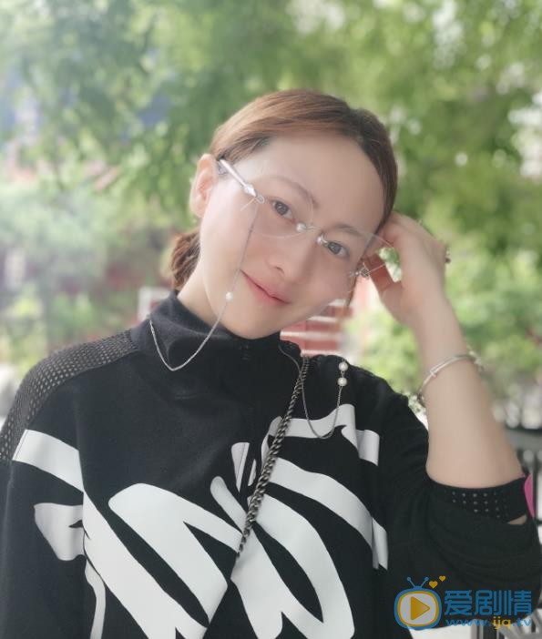 赵凌彬生活照 赵凌彬高清写真_赵凌彬高清剧照