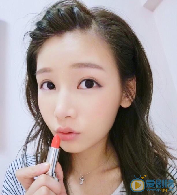 简淑儿自拍照 简淑儿高清写真_简淑儿高清剧照