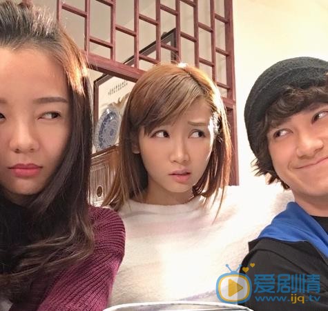 简淑儿与他人合照 简淑儿高清写真_简淑儿高清剧照