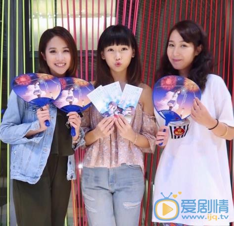 简淑儿与他人合照 简淑儿高清写真_简淑儿高清剧照