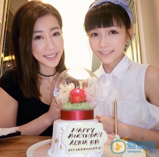 简淑儿与他人合照 简淑儿高清写真_简淑儿高清剧照