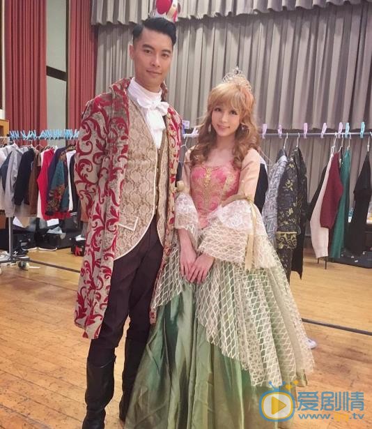 简淑儿与他人合照 简淑儿高清写真_简淑儿高清剧照