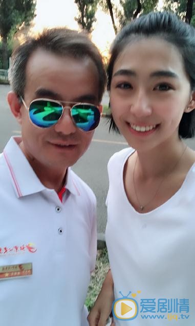 姜依与人合照 姜依高清写真_姜依高清剧照