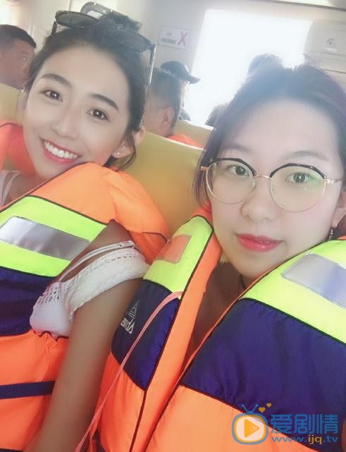 姜依与人合照 姜依高清写真_姜依高清剧照