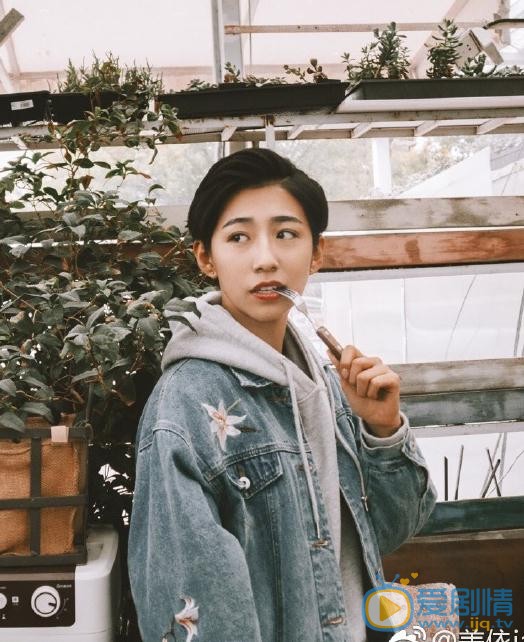 姜依短发帅气写真 姜依高清写真_姜依高清剧照