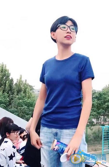 姜依与人合照 姜依高清写真_姜依高清剧照