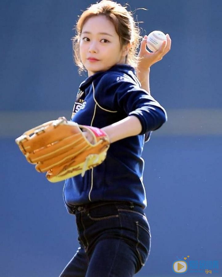 全昭旻棒球衫开赛照 全昭旻高清写真_全昭旻高清剧照
