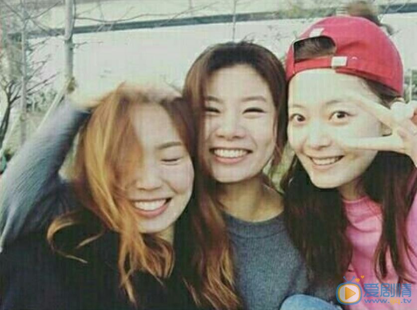 全昭旻与人合照 全昭旻高清写真_全昭旻高清剧照