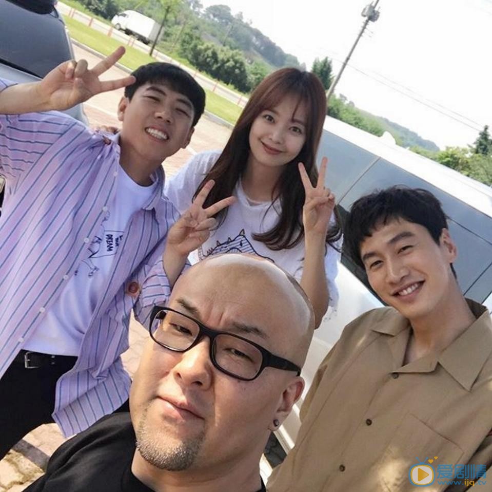 全昭旻与人合照 全昭旻高清写真_全昭旻高清剧照