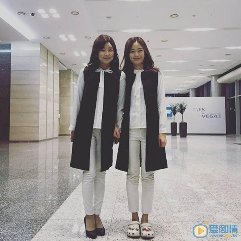 全昭旻与人合照 全昭旻高清写真_全昭旻高清剧照