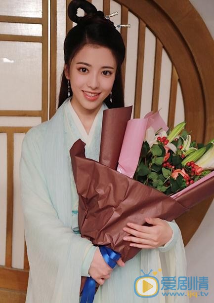 吴静怡与人合照 吴静怡高清写真_吴静怡高清剧照