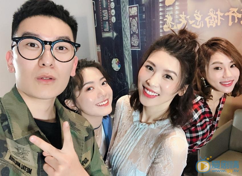 姜卓君与人合照 姜卓君高清写真_姜卓君高清剧照