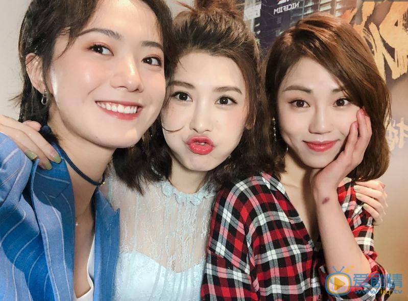 姜卓君与人合照 姜卓君高清写真_姜卓君高清剧照