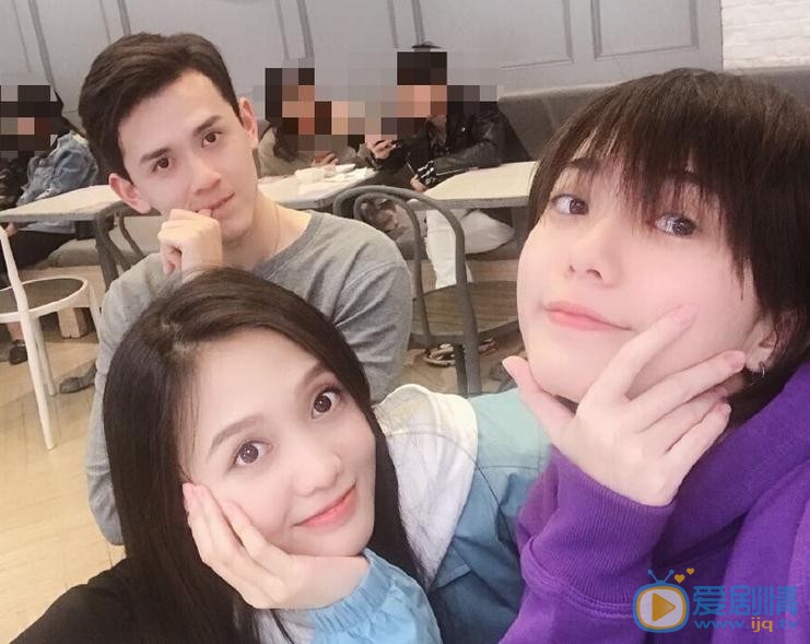 姜卓君与人合照 姜卓君高清写真_姜卓君高清剧照