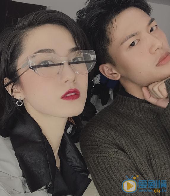 姜卓君与人合照 姜卓君高清写真_姜卓君高清剧照