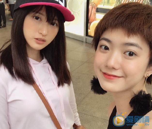 姜卓君与人合照 姜卓君高清写真_姜卓君高清剧照