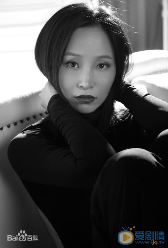 杨凯淳黑白写真 杨凯淳高清写真_杨凯淳高清剧照